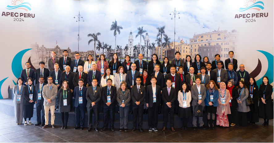 Funcionarios participantes durante la segunda jornada de la "Tercera Reunión de Altos Funcionarios APEC y Eventos Conexos (SOM3)" en el Centro de Convenciones de Lima