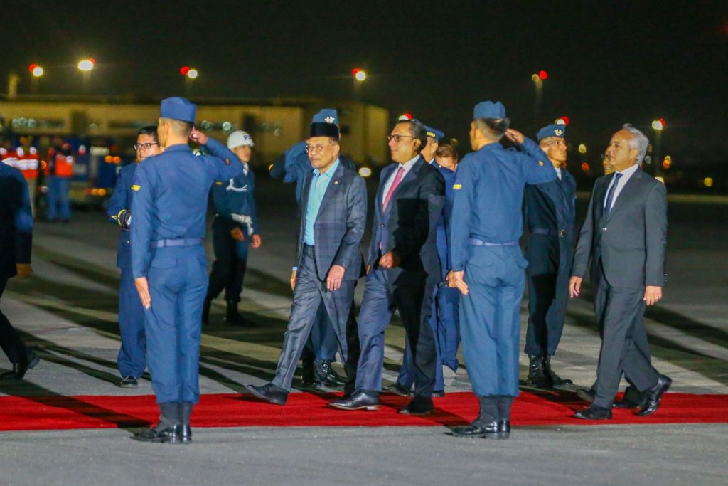 APEC Perú 2024: Primer ministro de Malasia llegó al Perú para participar de foro económico