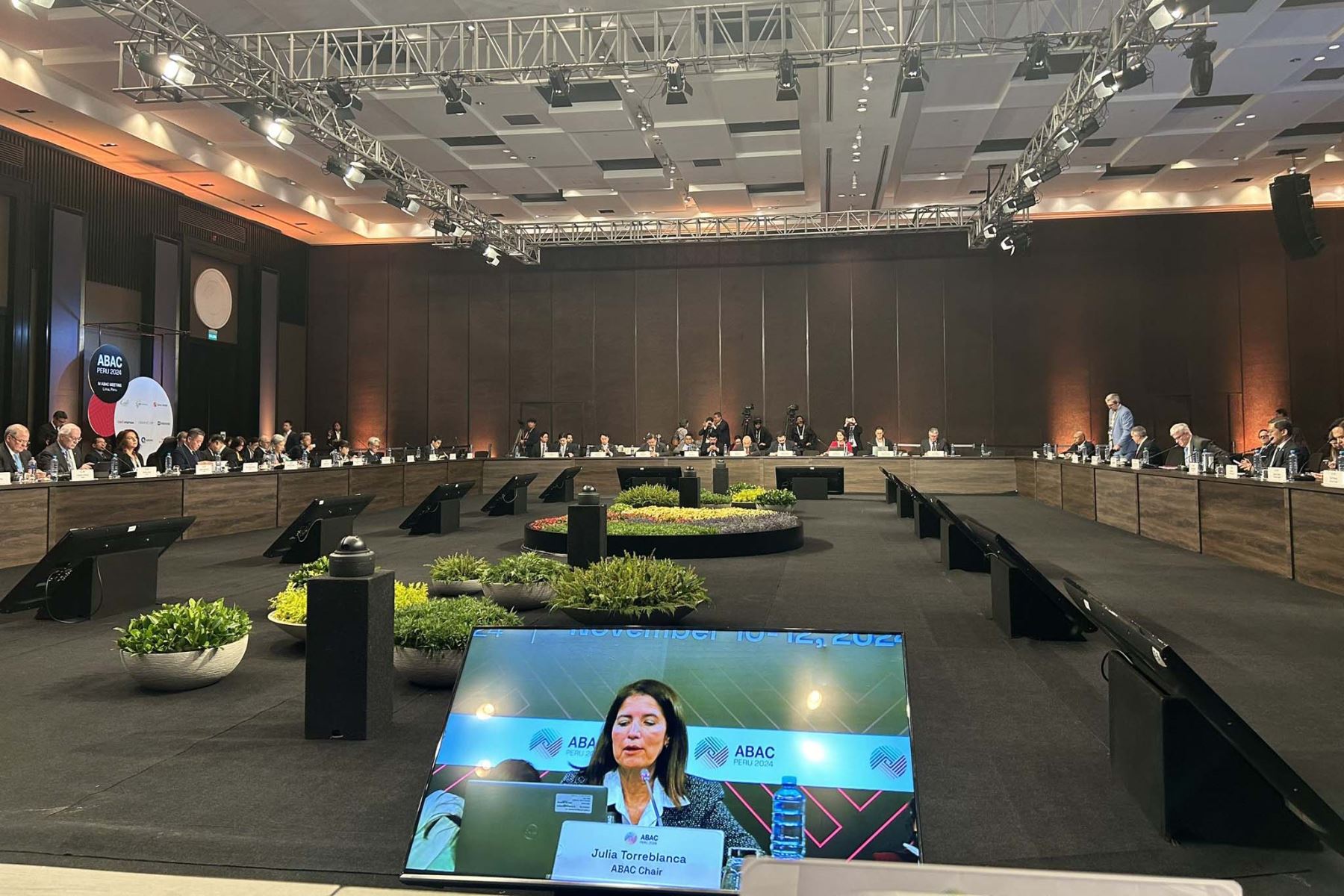 Peru ABAC 2024 Report shows potential of digital solutions to tackle informality in APEC APEC