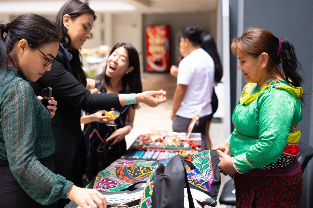 Hackatón Amazonía Impacta: Empoderando a Mujeres Indígenas con Soluciones Tecnológicas