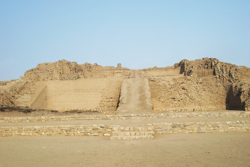 Pirámide rampa Pachacamac cultura Ichma